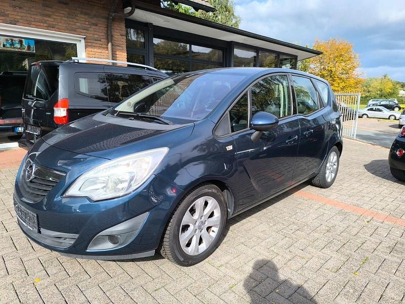 Blau Gebraucht 2012 Opel Meriva Edition Van / Kleinbus | 5.400 € (Etwas zu teuer) - Bild 1/4