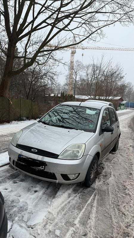 Gebraucht Ford Fiesta 80 PS (58 kW) 2002 Silber Kleinwagen