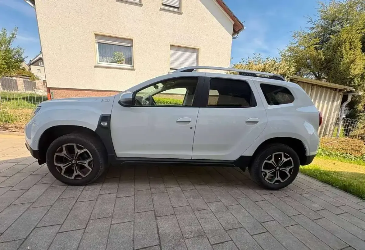 Second-hand Dacia Duster 131 CP (96 kW) 2020 Alb SUV