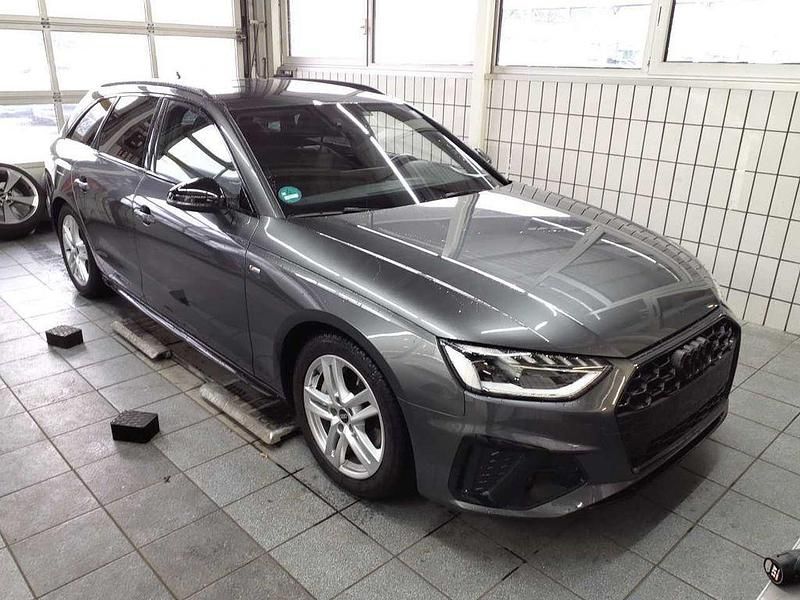 Gebraucht Audi A4 Competition 204 PS (150 kW) 2023 Daytonagrau perleffekt Kombi
