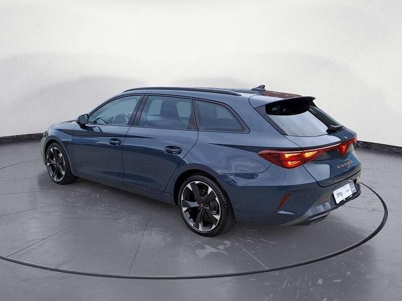 Second-hand Cupra Leon 150 CP (110 kW) 2025 Albastru Break