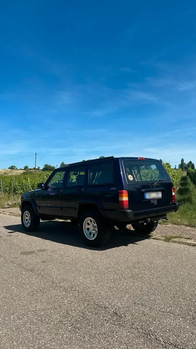 Gebraucht Jeep Cherokee Limited 116 PS (85 kW) 2000 Violet SUV