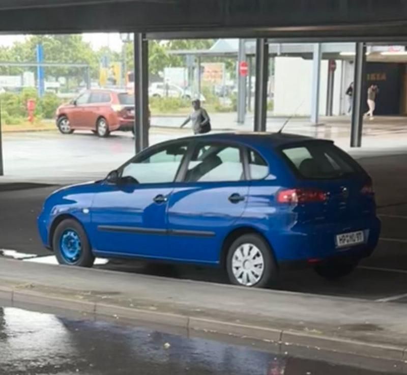 Blau Gebraucht 2003 Seat Ibiza Kleinwagen | 600 € (Superpreis) - Bild 1/4