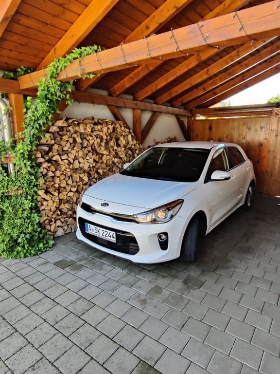 Weiß Gebraucht 2020 Kia Rio Spirit Limousine | 11.700 € (Guter Preis) - Bild 1/4