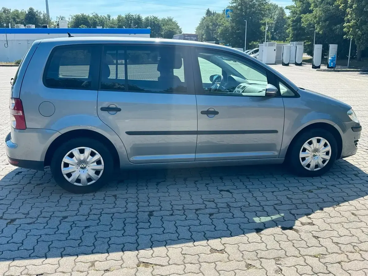Gebraucht VW Touran 140 PS (102 kW) 2009 Grau Van / Kleinbus