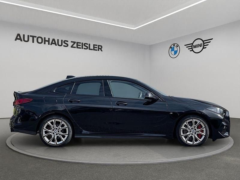 Gebraucht BMW 220 M Sport 178 PS (130 kW) 2024 Saphirschwarz Coupé