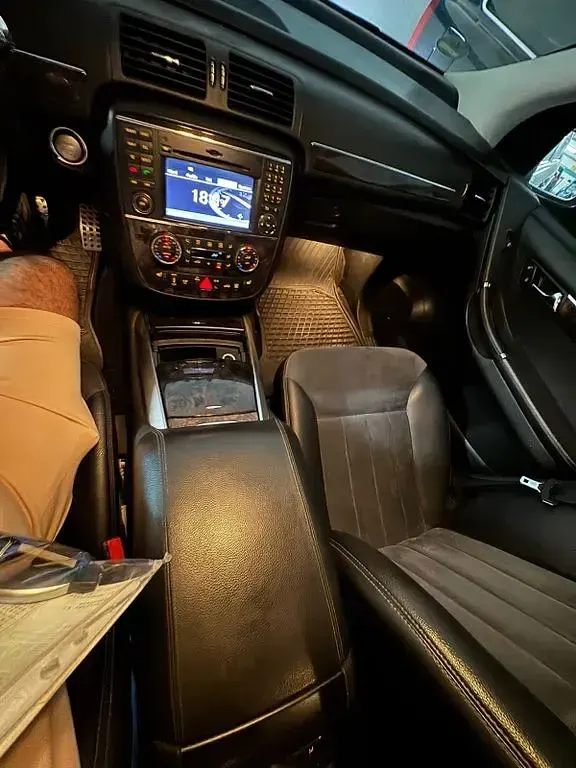 Gebraucht Mercedes R320 224 PS (164 kW) 2008 Blau Van / Kleinbus