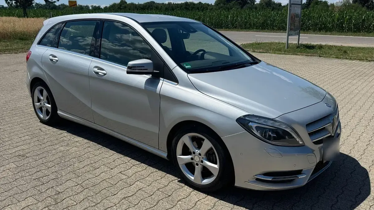 Gebraucht Mercedes B200 Sport 156 PS (114 kW) 2014 Silber Kleinwagen