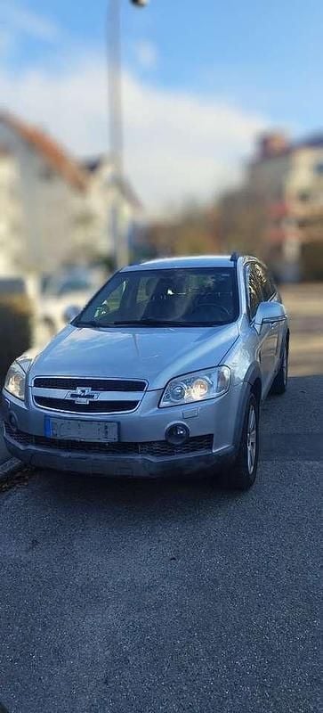 Silber Gebraucht 2007 Chevrolet Captiva LT SUV | 1.500 € - Bild 1/4
