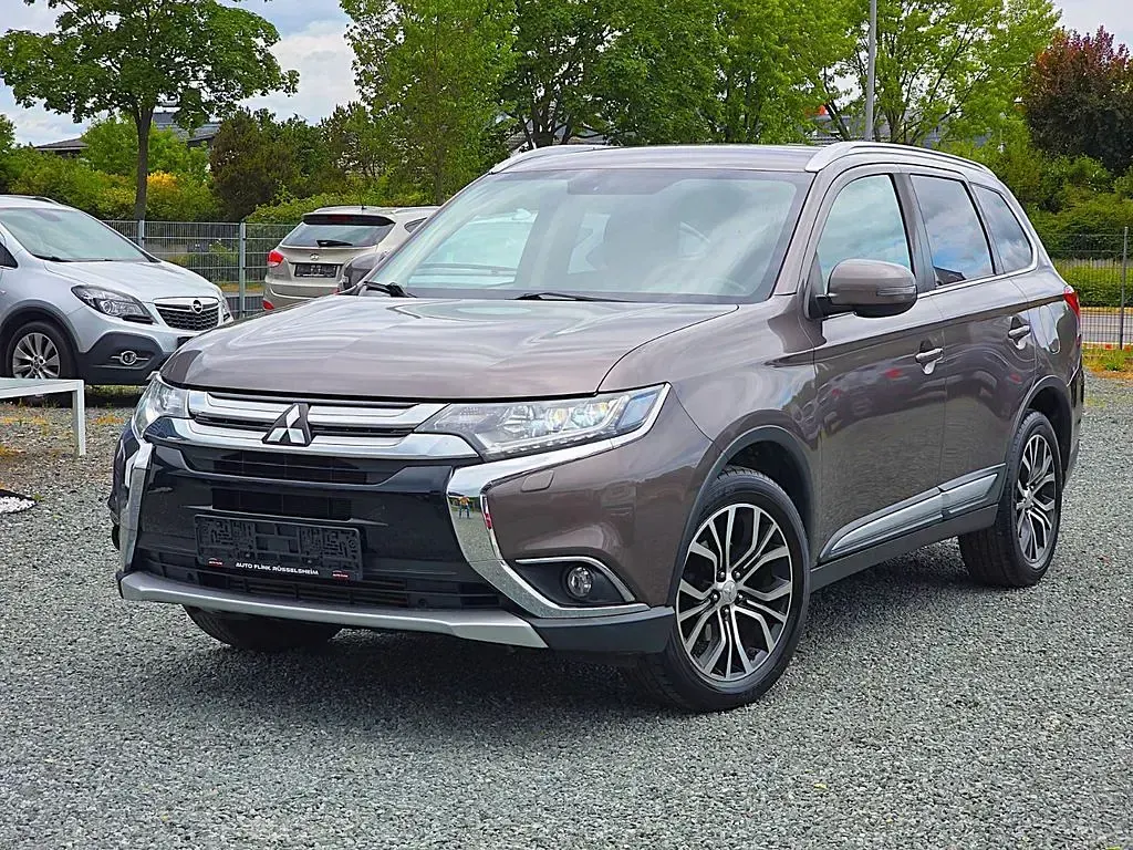 Gebraucht Mitsubishi Outlander 150 PS (110 kW) 2017 Braun SUV