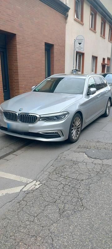 Gebraucht BMW 520 185 PS (136 kW) 2019 Silber Kombi