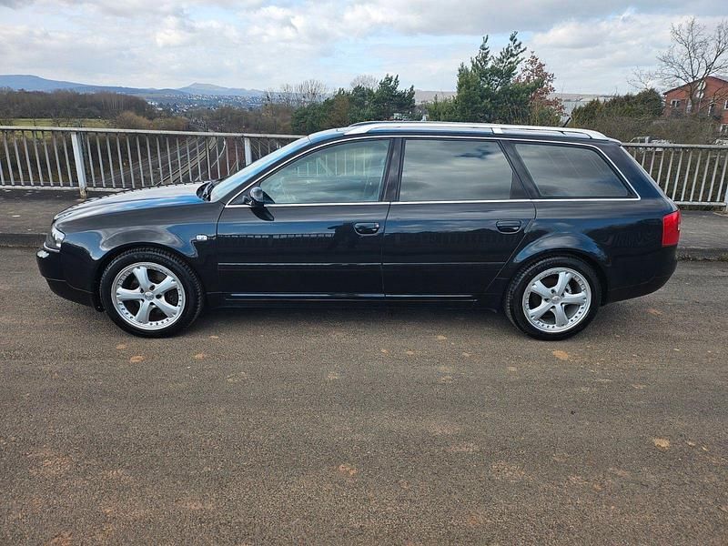 Gebraucht Audi A6 Sport 163 PS (119 kW) 2002 Schwarz Kombi