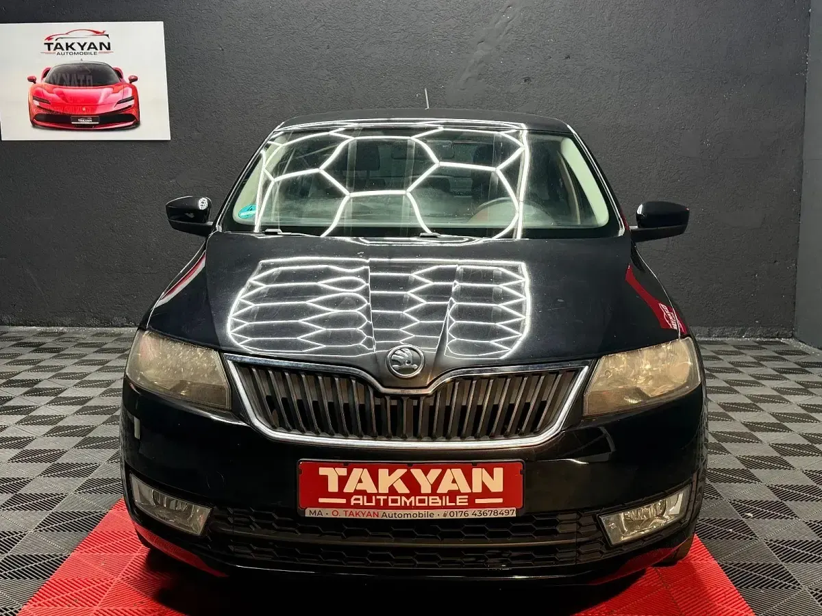 Gebraucht Skoda Rapid Elegance 105 PS (77 kW) 2012 Schwarz Kleinwagen