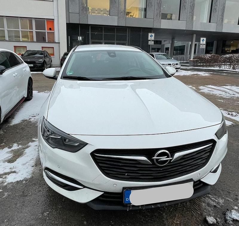 Weiß Gebraucht 2019 Opel Insignia Sport Kombi | 12.300 € (Fairer Preis) - Bild 1/4