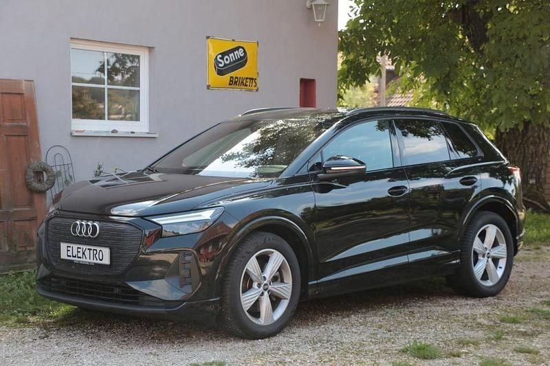 Schwarz Gebraucht 2023 Audi Q4 e-tron SUV | 33.200 € (Superpreis) - Bild 1/4