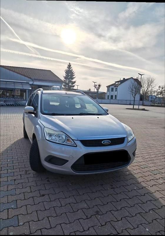 Gebraucht Ford Focus Ambiente 101 PS (74 kW) 2009 Silber Kombi