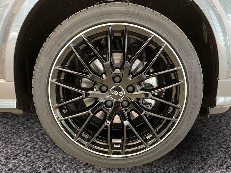 Neu Audi Q2 S-Line 190 PS (139 kW) 2025 Blau SUV