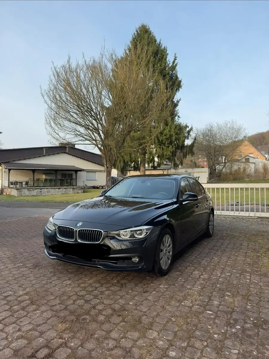 Gebraucht BMW 330e Advantage 258 PS (189 kW) 2018 Schwarz Limousine