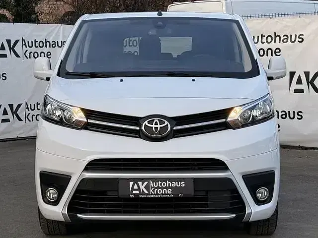 Gebraucht Toyota Proace Verso Executive 177 PS (130 kW) 2023 Icy white Kombi