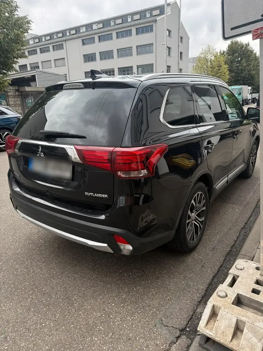 Gebraucht Mitsubishi Outlander 150 PS (110 kW) 2018 Schwarz SUV
