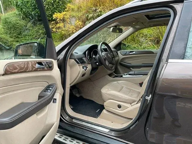 Gebraucht Mercedes ML350 258 PS (189 kW) 2012 Braun SUV