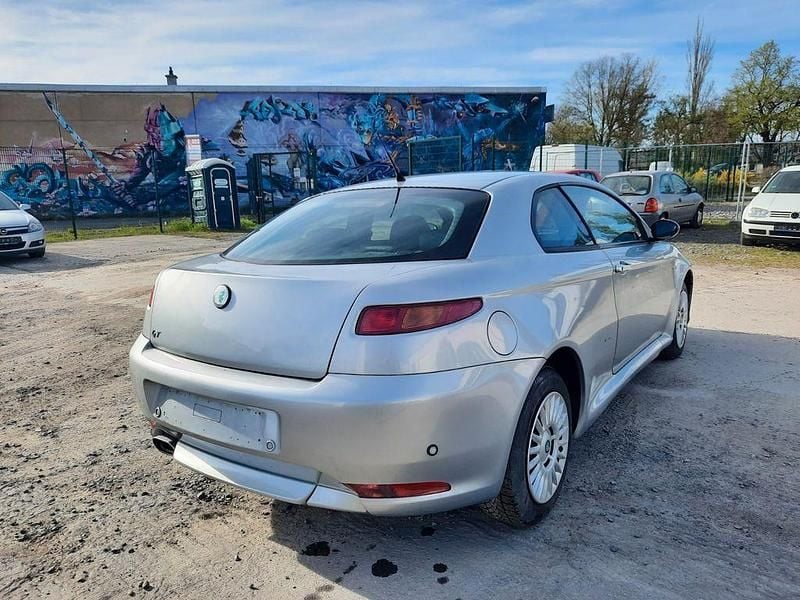 Gebraucht Alfa Romeo GT Distinctive 166 PS (122 kW) 2004 Silber Coupé