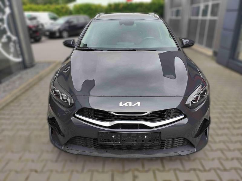 Metallic Gebraucht 2024 Kia Ceed Sportswagon Kombi | 25.210 € (Fairer Preis) - Bild 1/4