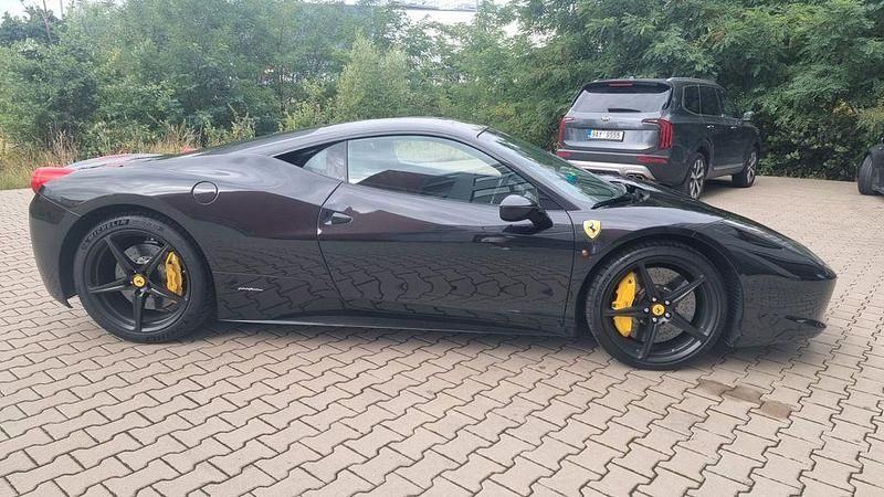 Second-hand Ferrari 458 566 CP (416 kW) 2010 Roșu Coupe