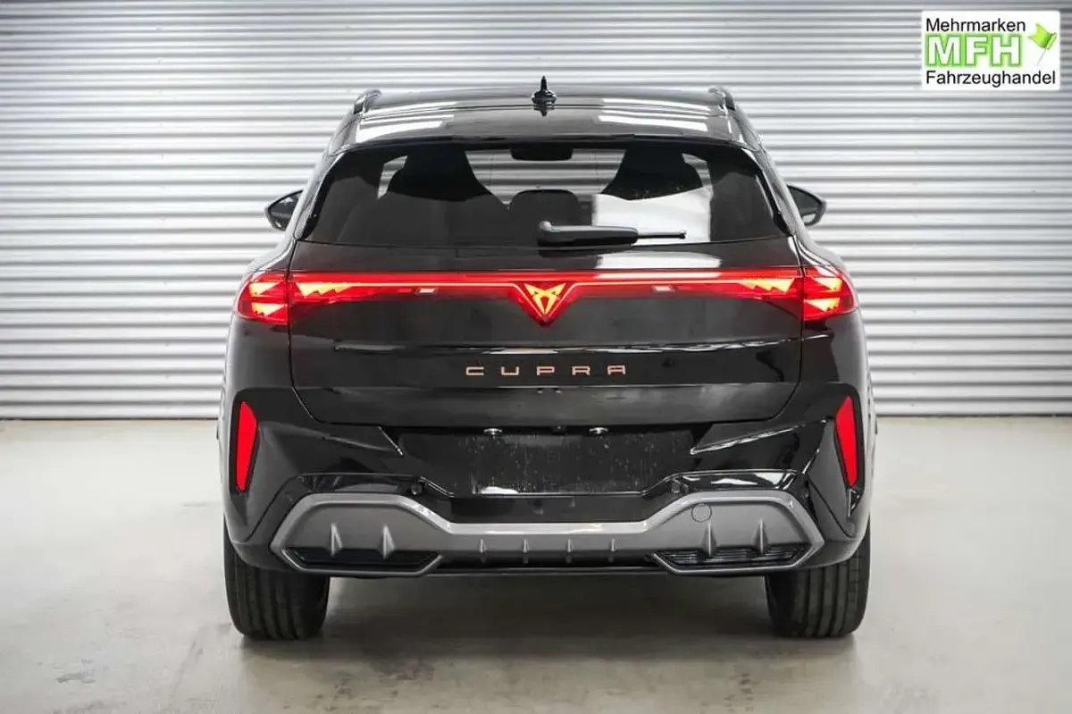 Neu Cupra Terramar VZ 265 PS (194 kW) 2025 Midnight black metall... SUV
