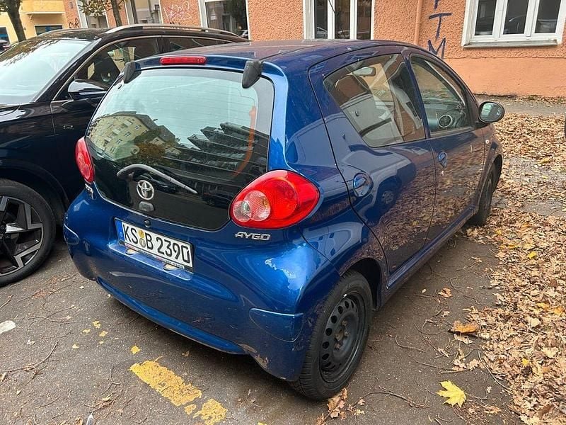Blau Gebraucht 2009 Toyota Aygo Kleinwagen | 2.690 € (Guter Preis) - Bild 1/4