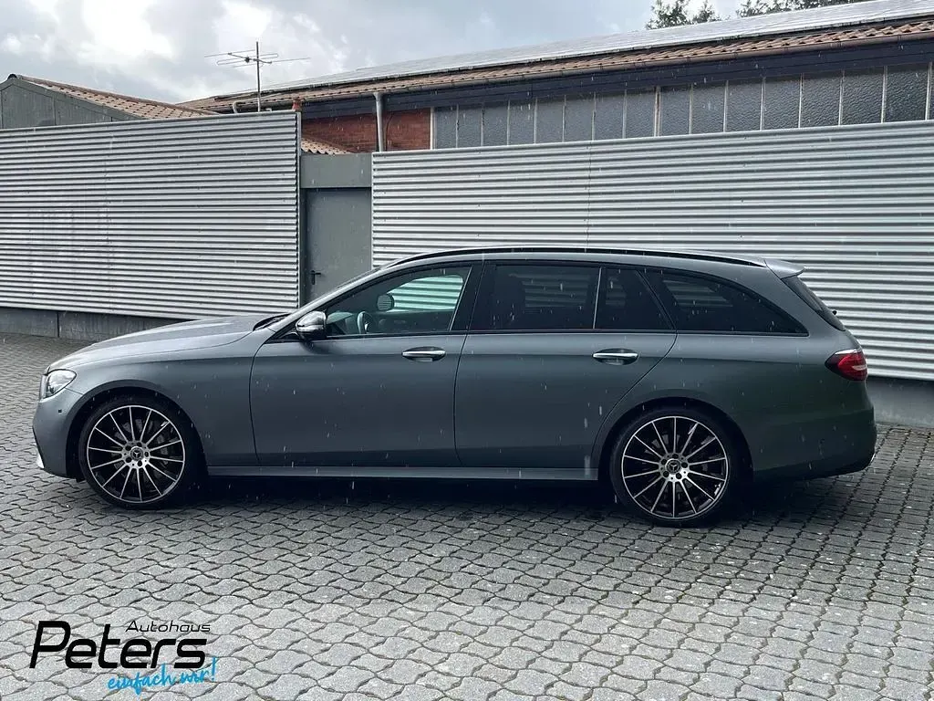 Gebraucht Mercedes E400 AMG 330 PS (242 kW) 2023 Selenitgrau  magnolackierung Kombi