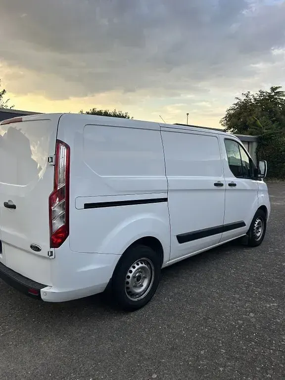 Gebraucht Ford Transit Custom 131 PS (96 kW) 2018 Weiß Van