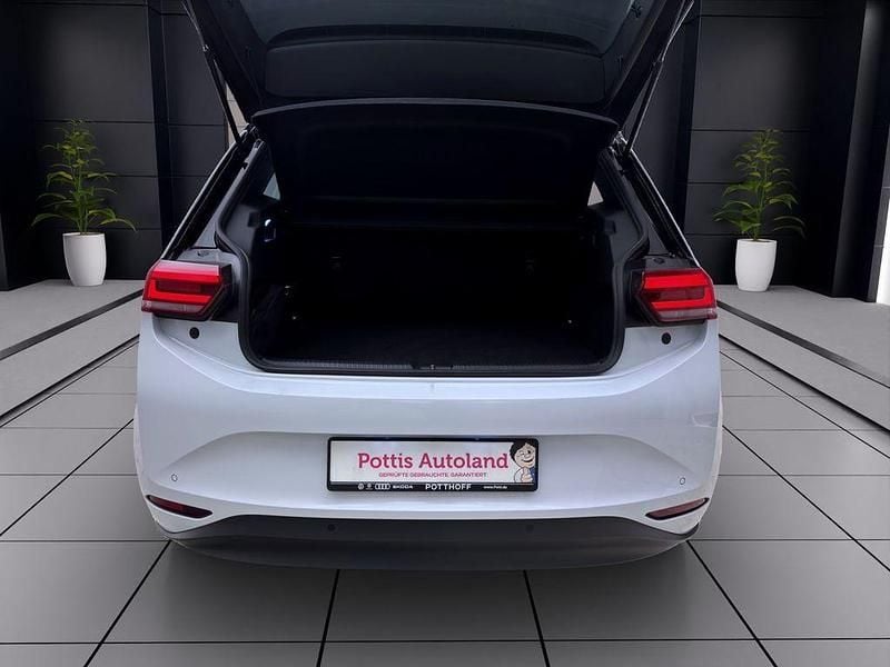 Gebraucht VW ID.3 Pure 110 kW (150 PS) 2022 Gletscherweiß metallic Kleinwagen