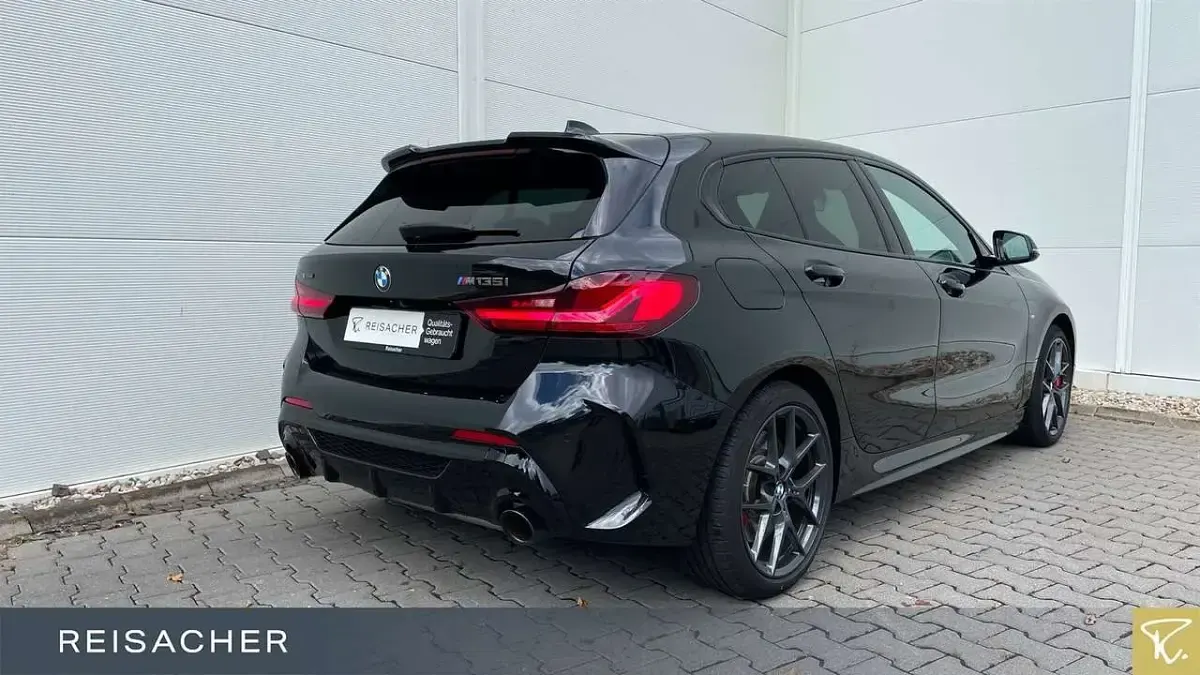 Gebraucht BMW 135 306 PS (225 kW) 2022 Saphirschwarz metallic Kleinwagen