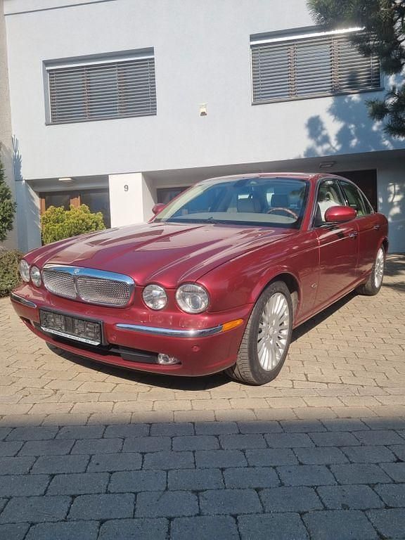 Gebraucht Jaguar XJ8 Sovereign 298 PS (219 kW) 2006 Rot Limousine