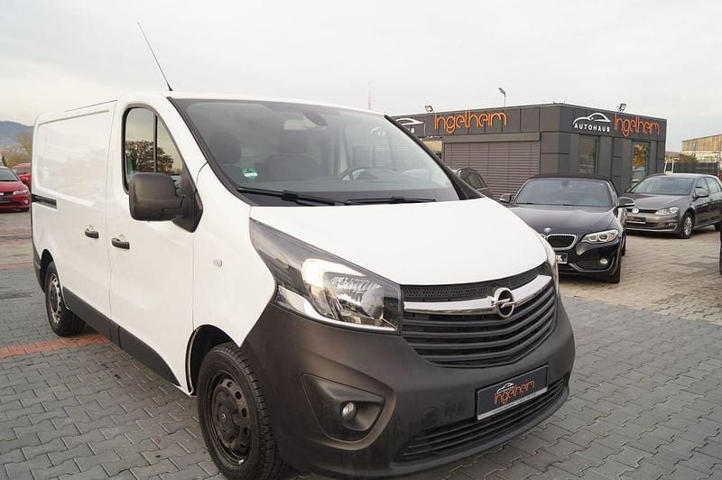 Gebraucht Opel Vivaro 118 PS (86 kW) 2018 Weiß Van / Kleinbus