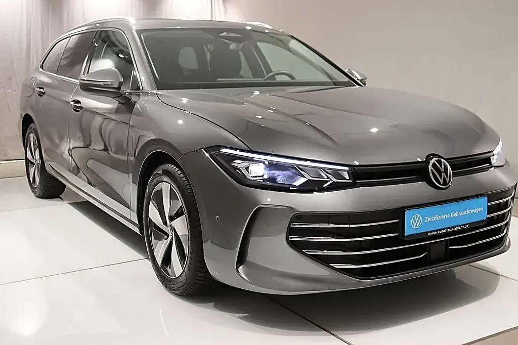 Gebraucht VW Passat Business 150 PS (110 kW) 2025 Grau Kombi