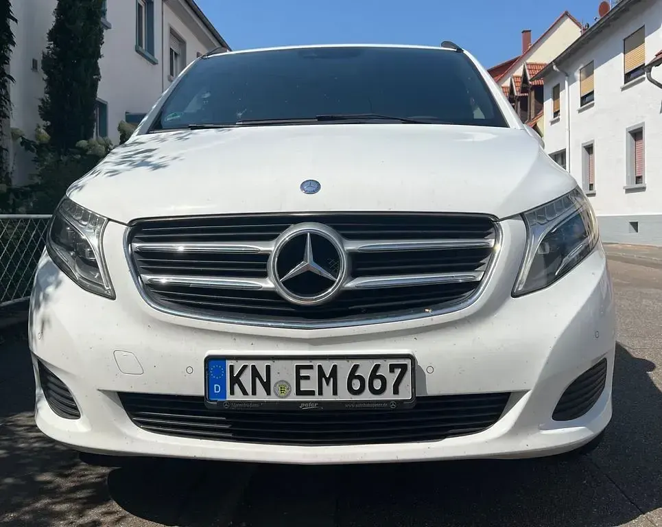 Gebraucht Mercedes V220 163 PS (119 kW) 2016 Weiß Van / Kleinbus