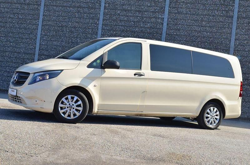 Gebraucht Mercedes Vito 163 PS (119 kW) 2019 Beige Van