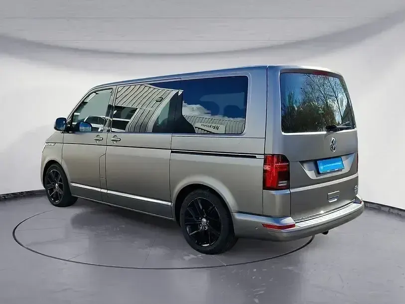 Second-hand VW Multivan Highline 204 CP (150 kW) 2023 Bej Monovolum