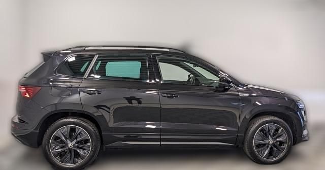 Metallic Gebraucht 2024 Skoda Karoq SportLine SUV | 36.060 € (Fairer Preis) - Bild 1/1