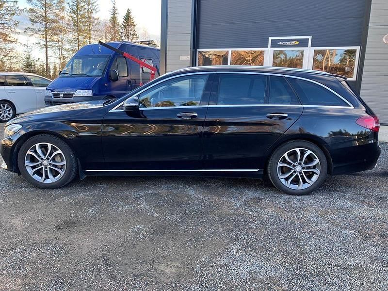 Gebraucht Mercedes C350e 279 PS (205 kW) 2016 Schwarz Limousine