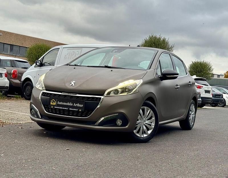 Grau Gebraucht 2015 Peugeot 208 Allure Kleinwagen | 6.500 € (Guter Preis) - Bild 1/4