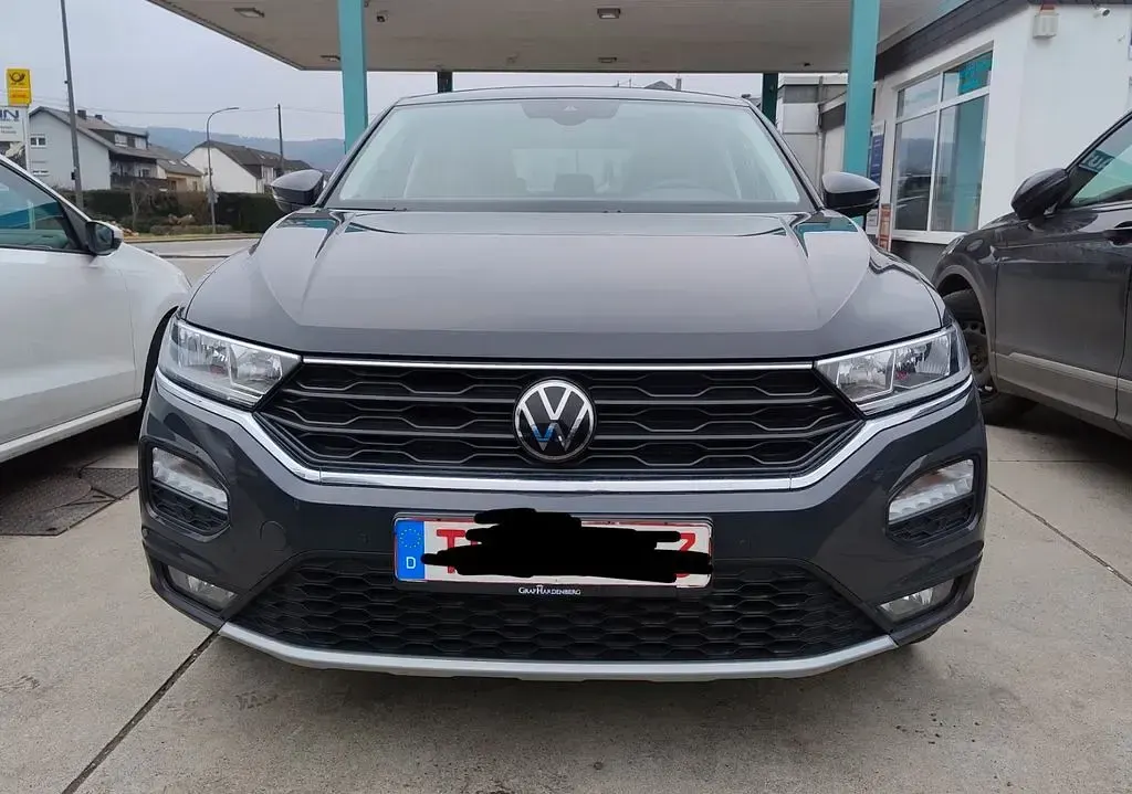 Second-hand VW T-Roc Active 150 CP (110 kW) 2021 Gri SUV