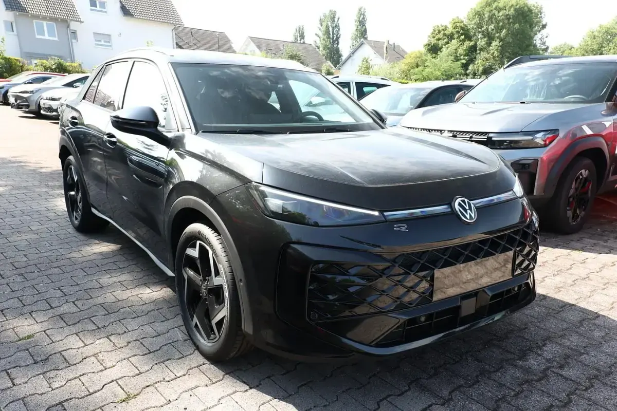 Neu VW T-Roc R-line 150 PS (110 kW) 2026 Wolf grey metallic SUV