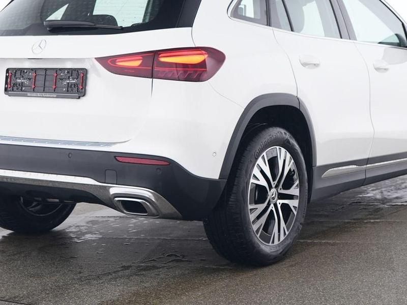 Gebraucht Mercedes GLA200 Progressive 163 PS (119 kW) 2024 Weiß SUV