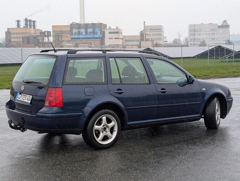 Second-hand VW Golf IV 110 CP (80 kW) 2002 Albastru Break
