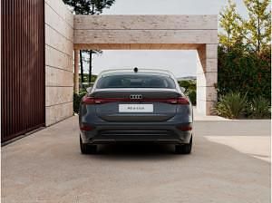 Neu Audi e-tron 210 kW (286 PS) 2026 Grau (magnetgrau) SUV