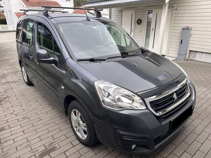 Grau Gebraucht 2016 Peugeot Partner Van / Kleinbus | 9.750 € (Superpreis) - Bild 1/4
