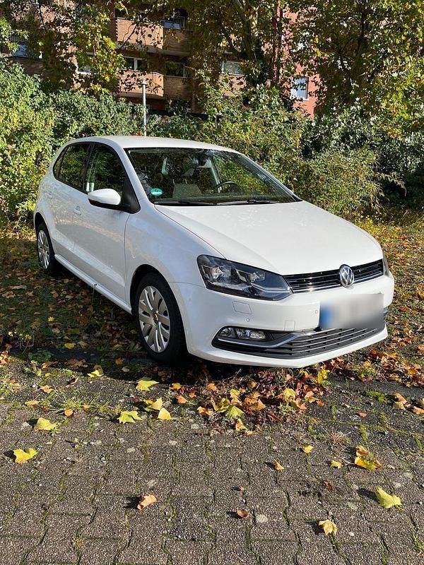 Weiß Gebraucht 2016 VW Polo Kleinwagen | 8.900 € (Fairer Preis) - Bild 1/4